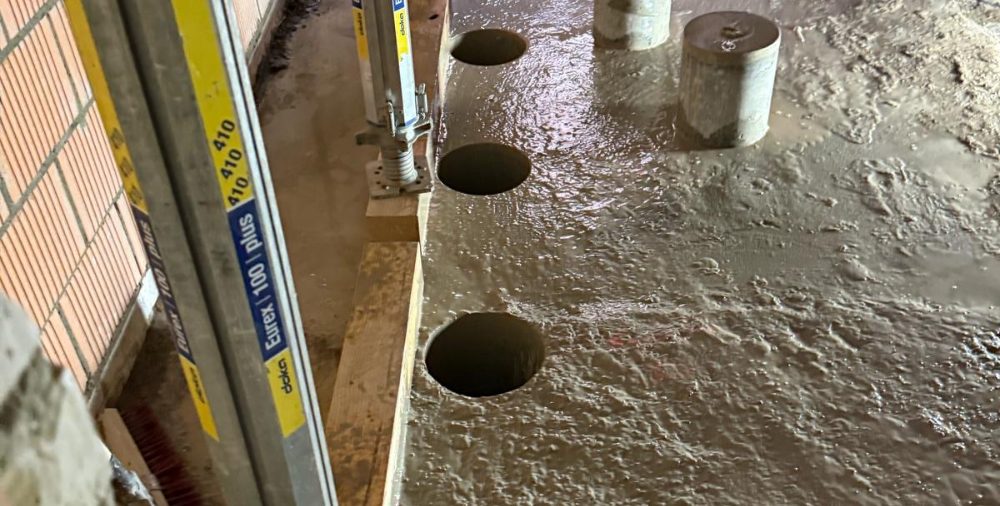 Betonboden mit Kernbohrungen